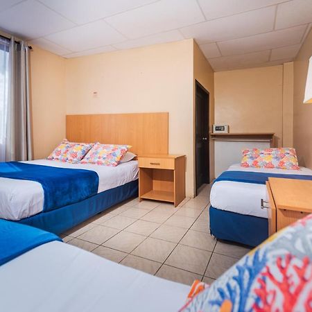 Hostal North Seymour Puerto Ayora  Eksteriør bilde